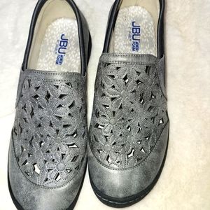 **LIKE NEW** JBU Wildflower Moc Women's Casual Slip On Shoes